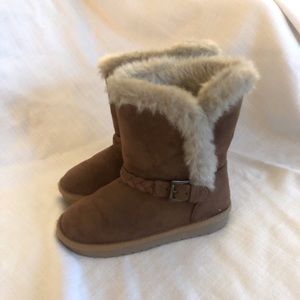 🛑SOLD🛑 Children’s Place Sherpa Boots